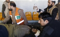 ​Taliban đánh bom văn phòng cấp CMND, 100 người chết, bị thương