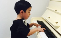 Clip thần đồng piano gốc Việt Evan Le chơi nhạc J.S. Bach