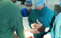 ​Bé sơ sinh đầu tiên ra đời nhờ mang thai hộ
