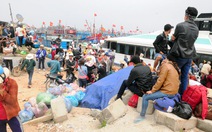 Cả ngàn du khách kẹt ở Lý Sơn vì thời tiết xấu