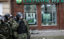 Người Ukraine tấn công hàng loạt chi nhánh ngân hàng Nga