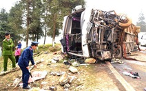 Xe du lịch tông xe tải, 1 người chết, 31 người bị thương