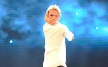 Vietnam's Got Talent: xem clip người bẻ xương xoay cổ 180 độ