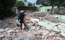 Chuyện lạ ở Đà Nẵng: dân đập nhà rồi ra ở lán trại