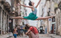 Bộ ảnh tuyệt đẹp về vũ công ballet trên đường phố Cuba