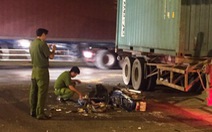 Xe container va chạm xe máy, 2 người chết
