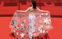 Angela Phương Trinh mang váy biển cả và cá lên thảm đỏ Cannes