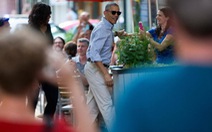 Vừa về nước, ông Obama "hẹn hò" vợ ở nhà hàng Mexico