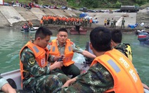 Chìm tàu du lịch ở Tứ Xuyên, 14 người mất tích