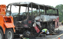 Xe khách cháy dữ dội ở Trung Quốc, ít nhất 35 người chết