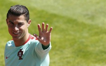 HLV Deschamps: "Chưa ai tìm ra công thức khắc chế Ronaldo"