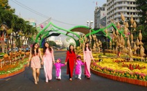 Đã chọn thiết kế đường hoa Nguyễn Huệ 2018