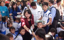 Quỹ sữa Vươn cao VN tặng thêm 4 triệu ly sữa cho trẻ