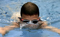 Cậu bé Đức 9 tuổi dũng cảm cứu em trai ở bể bơi