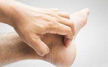 ​Ngứa lòng bàn tay, bàn chân: có thể là dấu hiệu bệnh gan