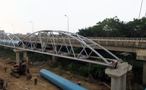 ​Hiện trường thi công dở dang đường ống nước sạch Sông Đà