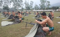 Chiến sĩ diễn tập giúp dân mùa mưa lũ