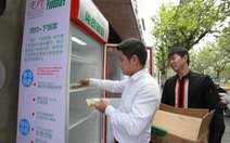 ​Thượng Hải đặt đồ ăn trong tủ lạnh giúp người nghèo