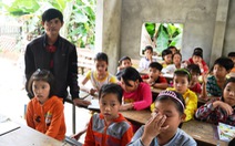 Người bệnh não mở lớp dạy tiếng Anh cho trẻ nghèo