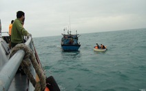 Cứu tàu cá chở các nhà khoa học gặp nạn trên biển