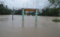 Dân Phú Yên hối hả chạy lụt