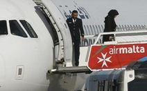 Không tặc đầu hàng, 118 người trên máy bay Libya được thả