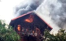 Cháy nhiều ngôi nhà ở phố Phùng Hưng, Hà Nội