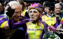 Cụ ông 105 tuổi đạp xe lòng chảo 22,6km trong 1 giờ