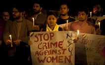 Bé gái Ấn Độ nguy kịch vì bị 4 thầy giáo cưỡng hiếp