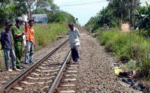 Băng qua đường ray, một thanh niên bị tàu lửa tông chết