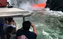 Clip du khách Hawaii thấy nham thạch phun trào đỏ rực