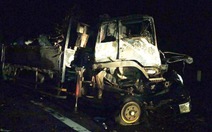 Xe tải gặp nạn bốc cháy trên đèo Cù Mông, 2 người chết