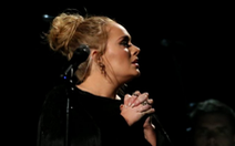 ​Adele lại gặp trục trặc kỹ thuật trong lễ trao giải Grammy