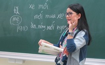 Cô giáo dạy miễn phí cho 'cô dâu Việt' ở Đài Loan