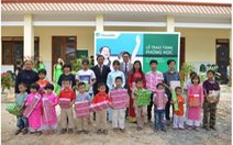 ​Manulife Việt Nam trao tặng 2 phòng học từ thiện cho 143 trẻ mồ côi