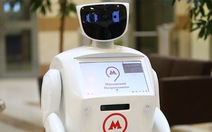 Ngộ nghĩnh chú robot đón khách tại nhà ga Nga
