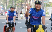 Sinh viên đạp xe xuyên Việt để “Xin lỗi Việt Nam”