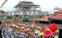 Hàng vạn người tham gia lễ hội Quán Thế Âm ở Đà Nẵng