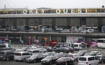 Xả súng ở sân bay của Pháp, có dấu hiệu khủng bố