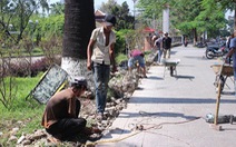 Huế tháo bỏ hàng rào công viên hai bờ sông Hương