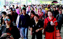 “Bùng nổ” khách Trung Quốc ở Hạ Long