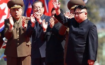 Lãnh đạo Kim Jong Un xuất hiện tươi cười giữa nguy cơ căng thẳng