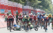 Chặng đua chứng kiến nhiều cua rơ bị tai nạn