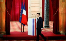 ​Tổng thống Pháp nhậm chức trong bộ cánh 500 USD