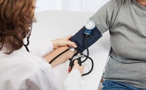 3 lưu ý triệu chứng, nguy cơ và phòng ngừa huyết áp thấp