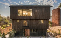​Vẻ đẹp lãng mạn của ngôi nhà ốp gỗ ở Los Angeles