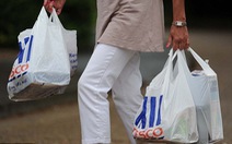 ​Các cửa hàng thời trang tại Thụy Điển bắt đầu tính tiền túi nilon