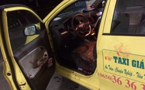 Tài xế taxi bị cướp đâm gần 10 nhát trong đêm