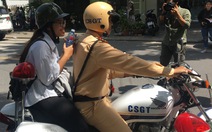 ​CSGT chở thí sinh về bằng môtô đặc chủng