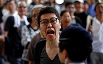 Hàng chục ngàn người Hong Kong xuống đường biểu tình bất chấp bị ngăn cản